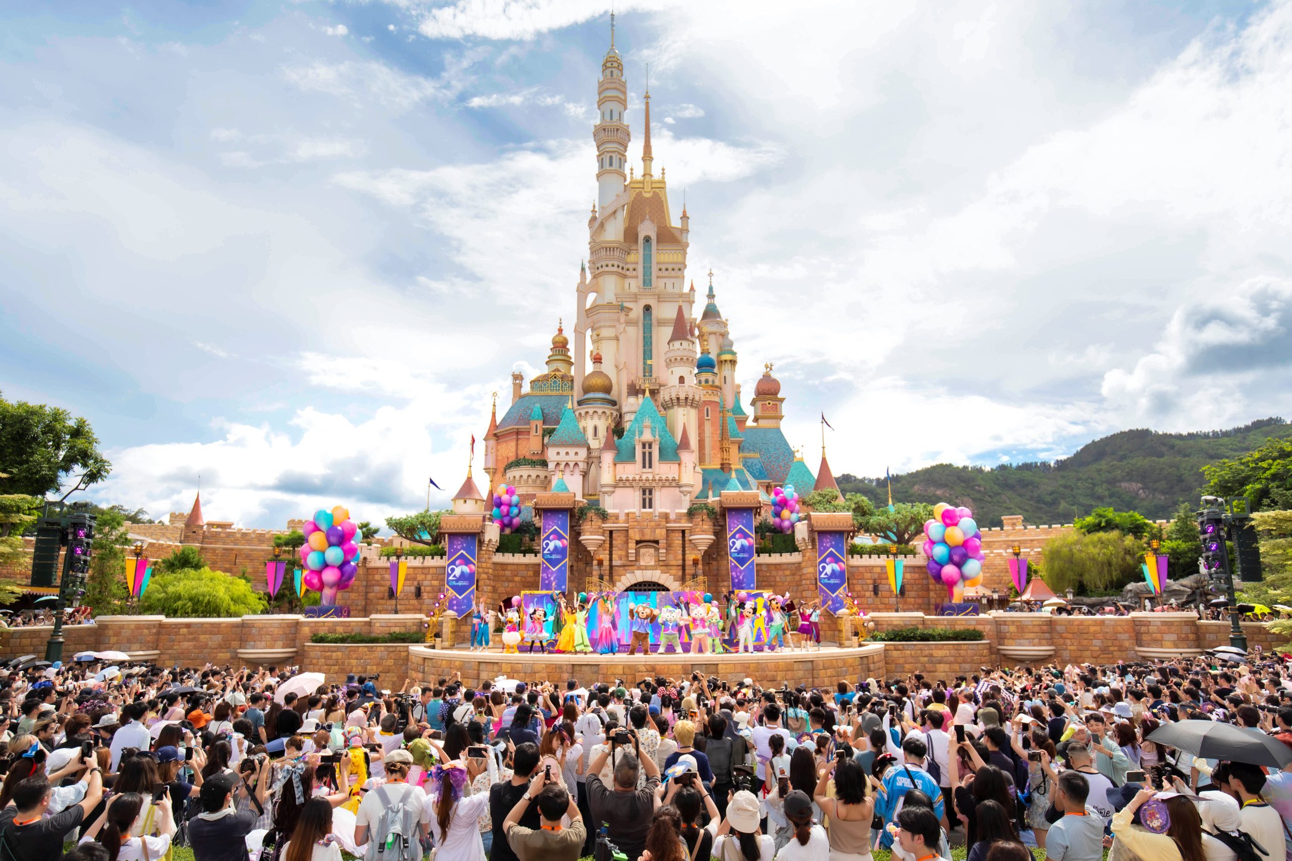 Hong Kong Disneyland Launches A New Aviation-Themed Mickey And Minnie Merchandise Collection