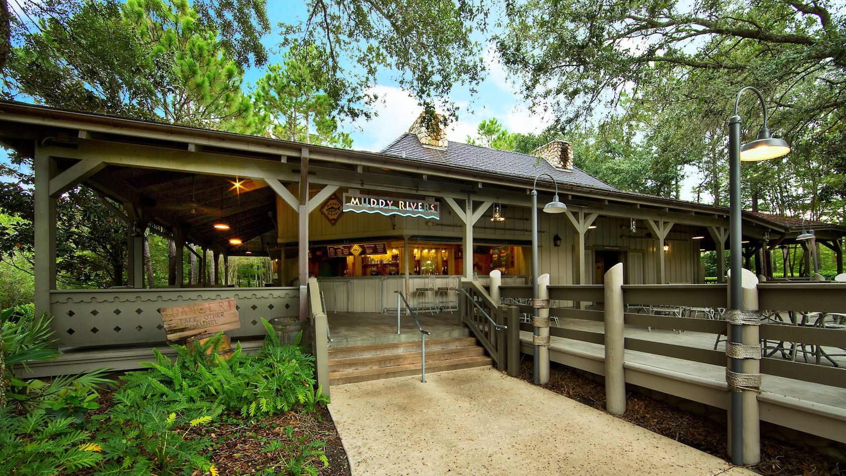 Exterior of Muddy Rivers pool bar at Disney's Port Orleans Resort – Riverside