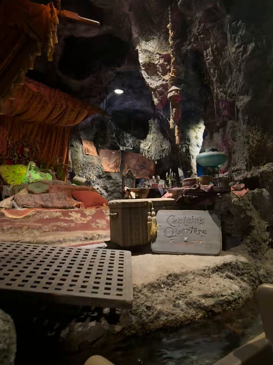 Pirates Of The Caribbean Cycled Out Its Guests And Closed While An Alarm Emptied Blue Bayou Twice