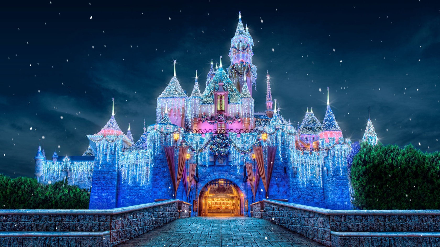 Sleeping Beauty Castle dressed for Holidays at the Disneyland Resort 2026