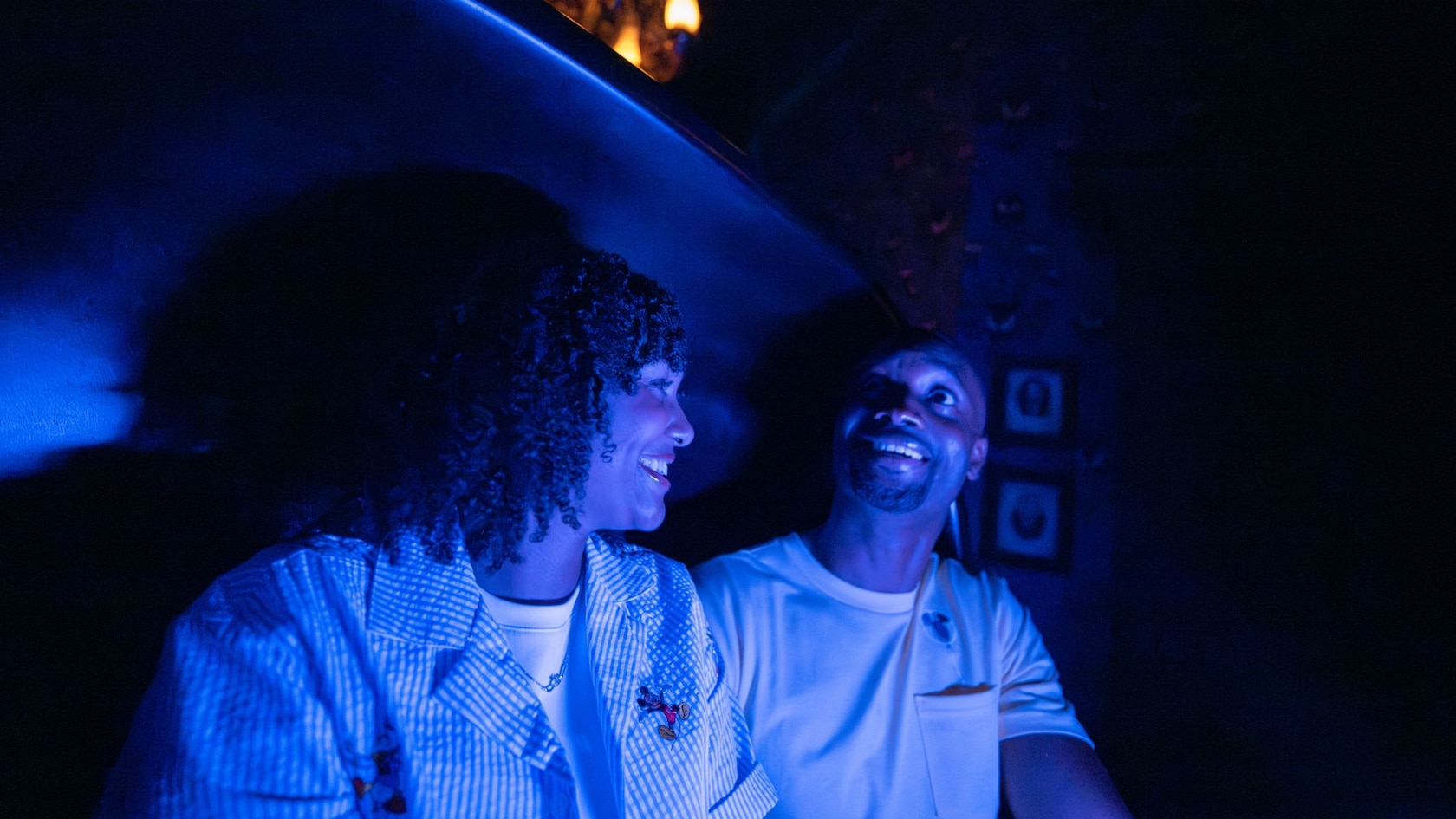 Disney PhotoPass Is Testing An AI Magic Shot That Turns Guests Into Haunted Mansion Ghosts