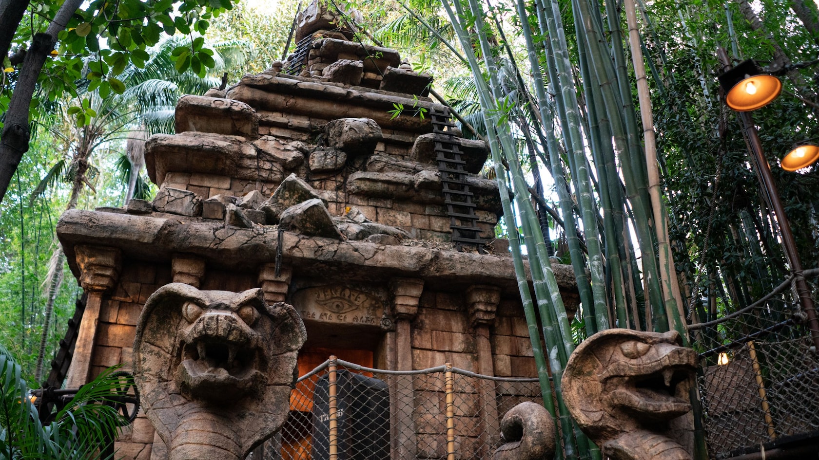 Indiana Jones Adventure Queue Rope Goes Slack A Day After Reopening