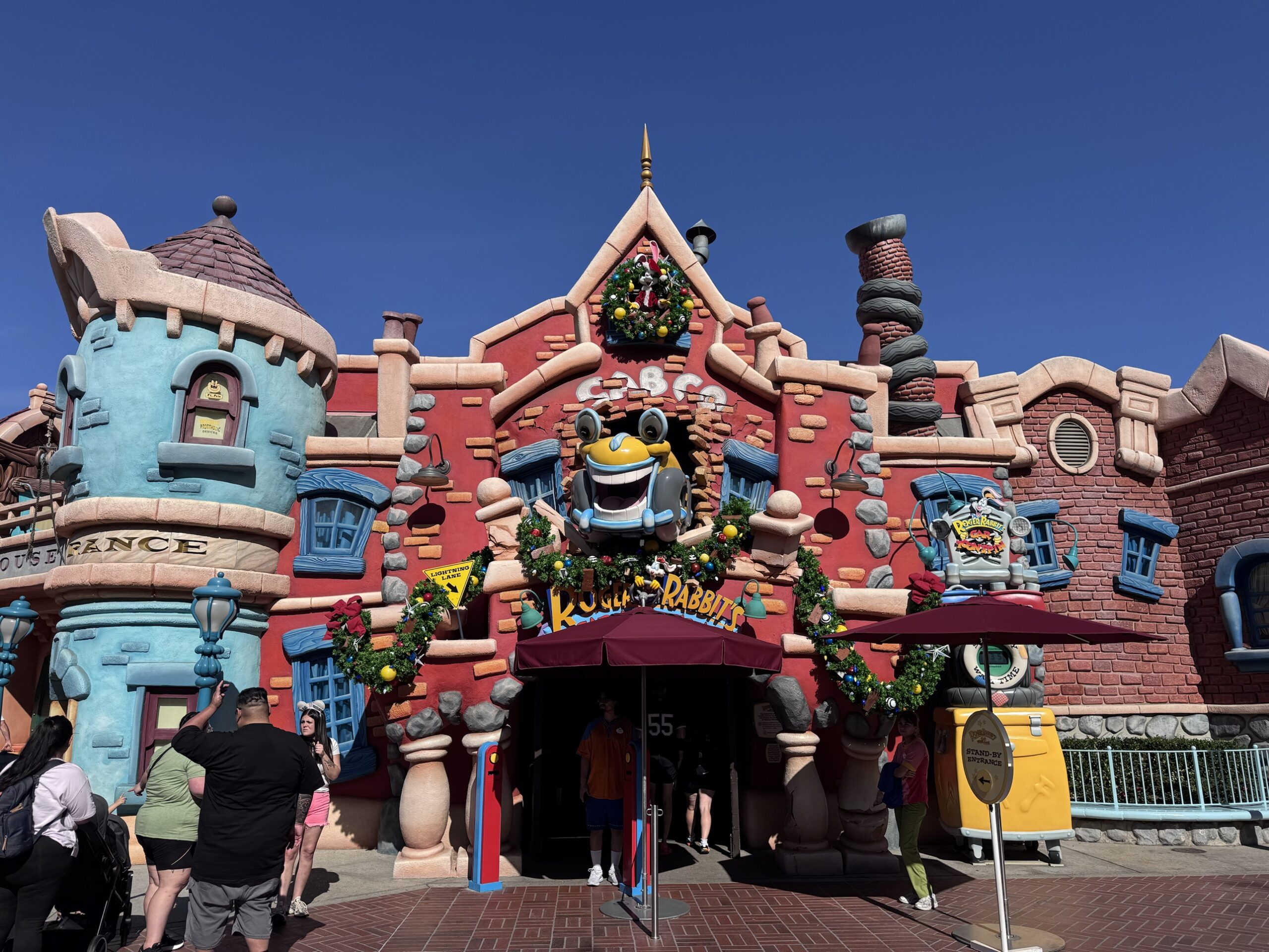Christmas garland and wreaths on Roger Rabbit's Car Toon Spin in Mickey's Toontown at Disneyland