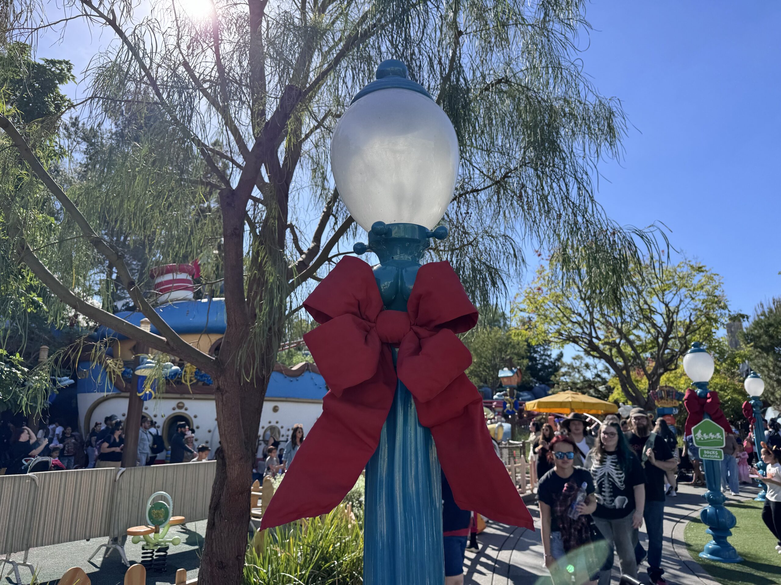 Red bow on a lamp post in Mickey's Toontown at Disneyland