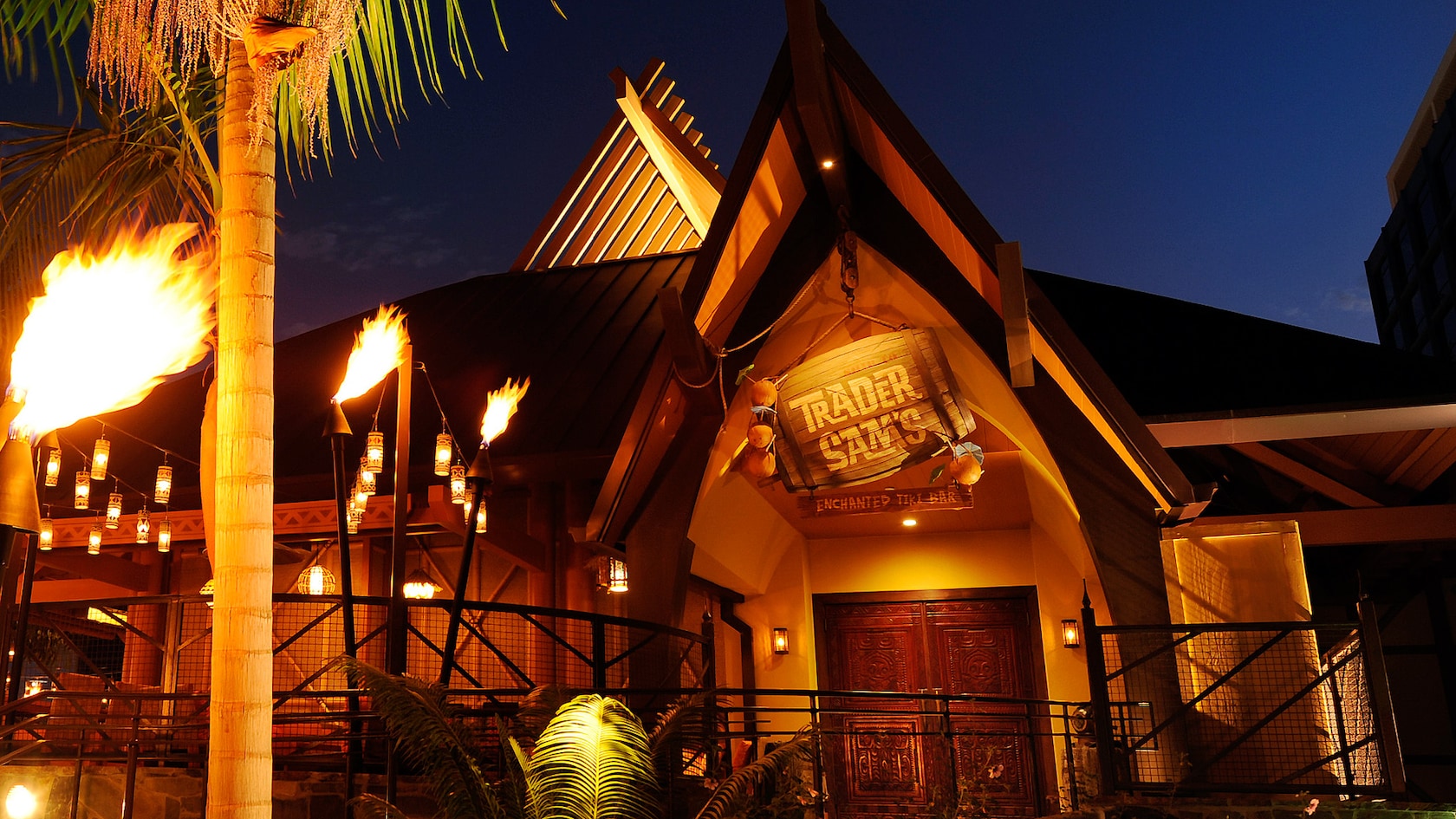 Trader Sam's Enchanted Tiki Bar at the Disneyland Hotel