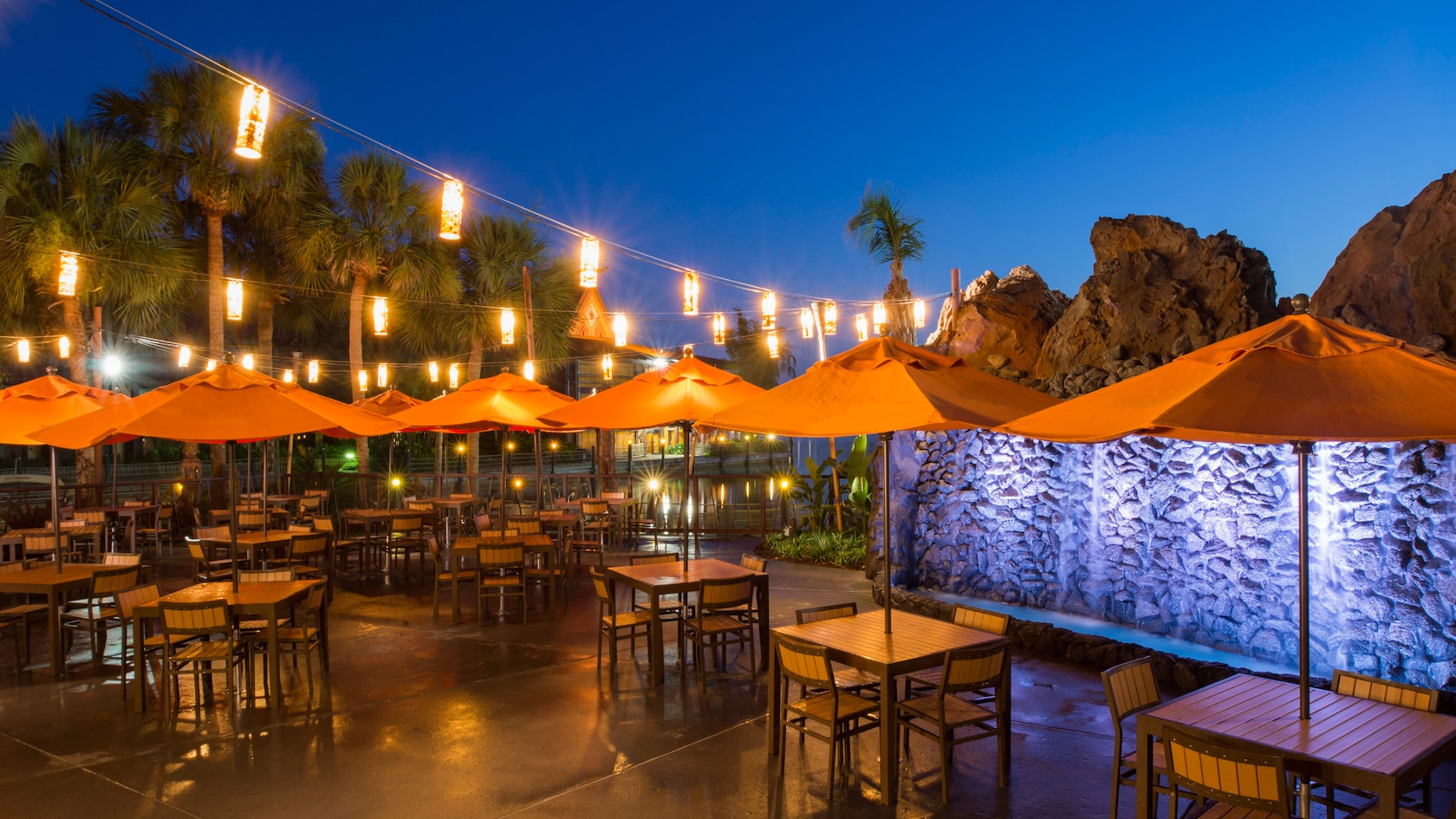 Trader Sam's Tiki Terrace outdoor lounge at Disney's Polynesian Village Resort